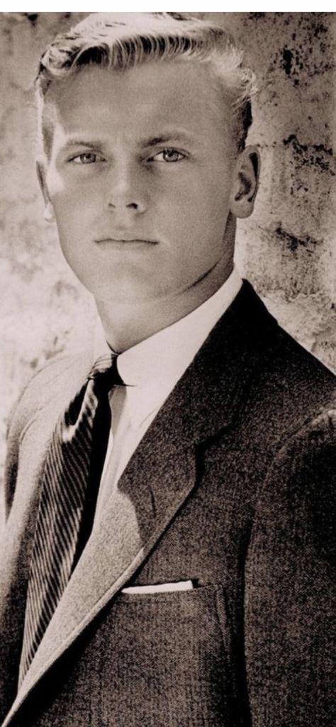 Tab Hunter, Gay History, Hollywood Men, Ex Machina, Hollywood Glam, Vintage Portraits, Hollywood Actor, Vintage Hollywood, Famous Faces