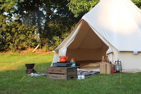 canvas tent Tent Camping Aesthetic, Glamping Inspiration, Bell Tent Camping, Tent Camping Hacks, Bell Tents, Camping Hacks Diy, Going Camping, Camping Aesthetic, Backyard Camping