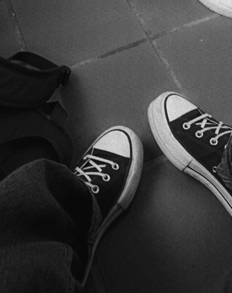 Walking on bread #aesthetic #artinspiration #inspiration #edgy #vibe #chill #school #shoes #converse #blackandwhite #bnw #photography #blackandwhitephotography #bw #photo #monochrome Black And White Shoe Aesthetic, Aesthetic Shoes Black, Bread Aesthetic, Monochrome Aesthetic, Shoes Black And White, Shoes Wallpaper, Shoes For School, Wallpaper Girly, Still Love Her