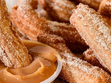 Fall-Inspired Pumpkin Churros: A Delicious Twist on a Classic - NewsBreak Easy Honey Garlic Chicken, Apple Pie Smoothie, Pumpkin Pie Spice Mix, Buttermilk Pancakes Fluffy, Churros Recipe, Butter Pecan Cake, Spice Mix Recipes, Pumpkin Roll, Soft Caramel