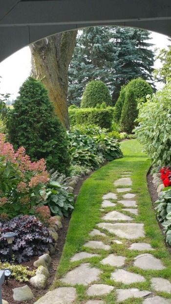 60 On Budget Garden Walk Path Ideas for an Easy Movement Around the Garden - Matchness.com Walkways Ideas, Best Plants For Shade, Brick Pathway, Backyard Walkway, Stones Garden, Outdoor Walkway, Pathway Landscaping, Walkways Paths, Path Ideas