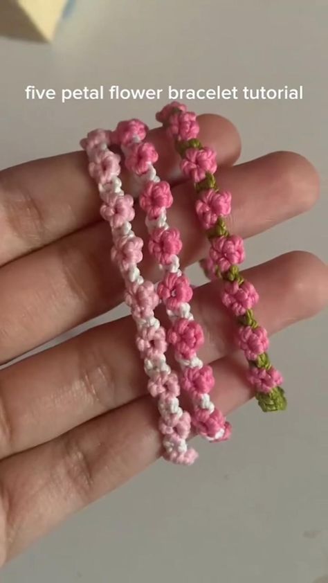 Diy Craft Hacks, Cute Bracelet, Handmade Jewelry Box, Popsicle Stick Crafts, Easy Diy Jewelry, Cute Diy, Easter Crafts Diy, Weaving Projects, Floral Accessories