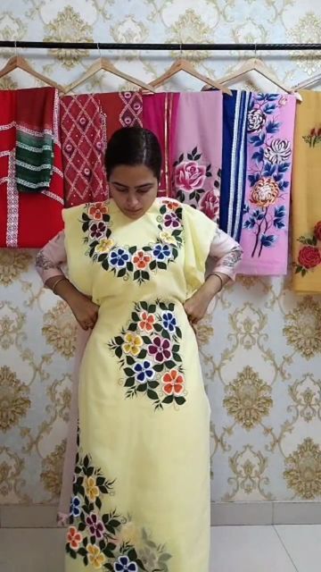 Hand Painting Suits Designs, Lehenga Latest, Fabric Colour Painting, Painting Colour, Saree Painting Designs, Circle Mehndi, Beautiful Butterfly Pictures, Painted Clothes Diy, Saree Painting