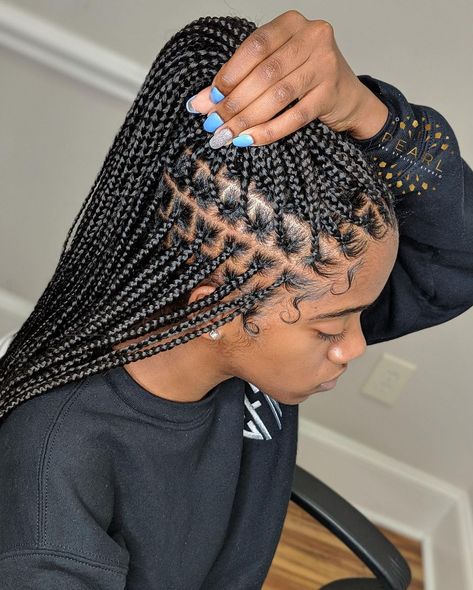 Long Strands Micro Braids Micro Braids Styles, Small Box Braids, Knotless Box Braids, African Hair Braiding Styles, Box Braids Hairstyles For Black Women, Braids Hairstyles Pictures, Twist Braid Hairstyles, Hair Braid Videos, Micro Braids