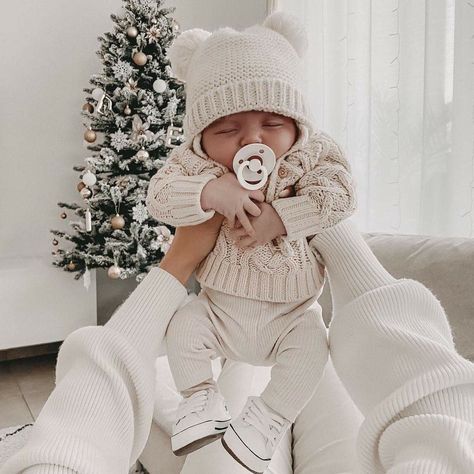 Winter Newborn, Baby Inspiration, Foto Baby, Sleep Aid, Boucle Fabric, Newborn Outfit, Baby Time