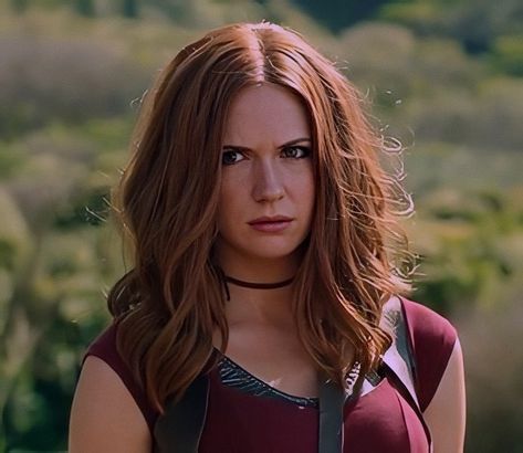 ||Karen Gillan Fanpage|| 👩🏻‍🦰 on Instagram: “she owns jumanji😼” Karen Gillan Jumanji, Jumanji Karen Gillan, Ruby Roundhouse, Karen Gillan, Doctor Who, Long Hair Styles, Google Search, Photo And Video, Celebrities