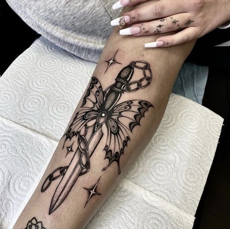 Mystical Butterfly Tattoo, Gothic Leg Sleeve Tattoo, Female Knee Tattoos, Top Of Forearm Tattoo, Women Arm Tattoo Ideas, Butterfly Knife Tattoo, Butterfly Dagger Tattoo, Daga Tattoo, Pinapple Tattoos