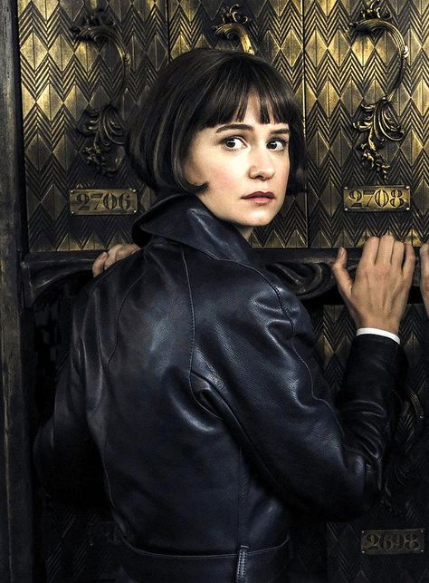 Katherine Waterston as Porpentina “Tina” Goldstein in Fantastic Beasts: The Crimes of Grindelwald Porpentina Goldstein, Alison Sudol, Fantastic Beasts 2, The Crimes Of Grindelwald, Tina Goldstein, Fantastic Beasts Series, Fantasic Beasts, Katherine Waterston, Fantastic Beasts Movie