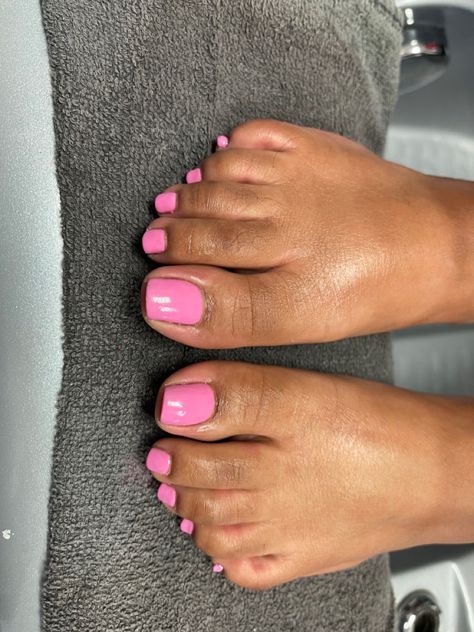 Black Color Hairstyles, Spring Pedicure, Toes Nails, Hairstyles Black Hair, Junk Nails, Color Hairstyles, Gel Pedicure, Pedicure Colors, Gel Toe Nails