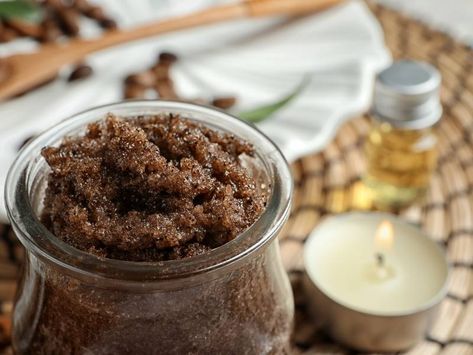 Coffee Ground Scrub, Scrub At Home, Homemade Foot Scrub, Happy National Coffee Day, Coffee Scrub Recipe, Coffee Scrub Diy, Coffee Face Scrub, Coffee Scrubs, National Coffee Day