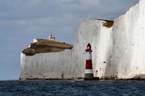 Artsy Pics, D Day Beach, Beachy Head, Lighthouse Pictures, Lighthouse Keeper, Beautiful Lighthouse, Light Houses, East Sussex, England Travel