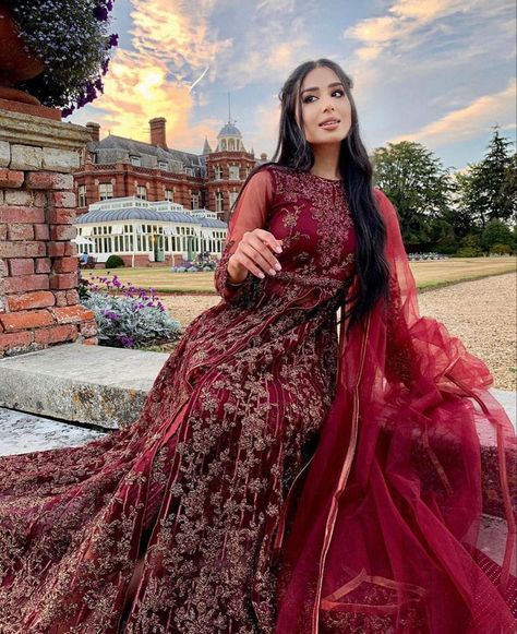 Prom Dress Asian, Wedding Dresses Asian, Bridal Dresses 2022, Asian Prom Dress, Dresses Asian, Desi Dress, Desi Wedding Dresses, Asian Bridal Dresses, Pakistani Wedding Outfits