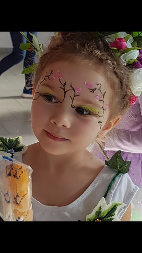 Blumen schminken Flower Fairy Face Paint, Fairy Face Paint, Church Activities, Face Painting Designs, Kids Makeup, Nature Kids, Flower Fairy, Face Art, Body Painting