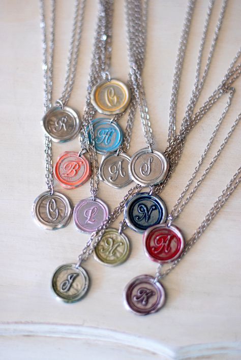 Wax Seal Ideas, Wax Seal Pendant, Seal Jewelry, Wax Seal Jewelry, Couples Monogram, Clay Pendants, Free Monogram, Wax Stamp, Wax Seal Stamp