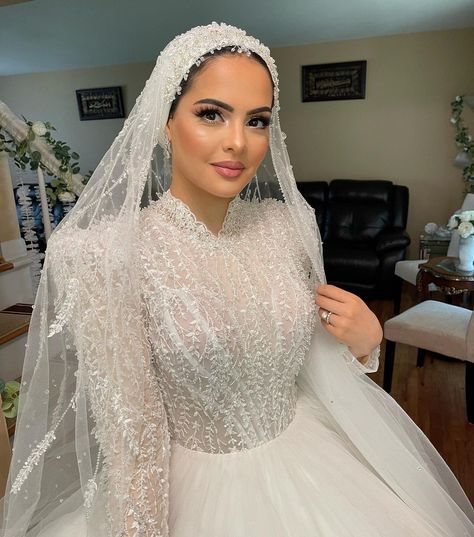 Palestinian Beauty • • Makeup: @rania_hair_salon Hijab: @hijab_beauty03 Thoub: @omahmadliftawi • • #hijabbeauty #hijabbride #tradional… | Instagram Wedding Scarf Hijab, Turban Hijab For Wedding, Turban Bride Hijab, Turban Hijab Wedding Brides, Bridal Turban With Veil, Bridal Turban Hijab, Headpiece Wedding Hijab, Turban Wedding Styles, Veil Styles Hijab