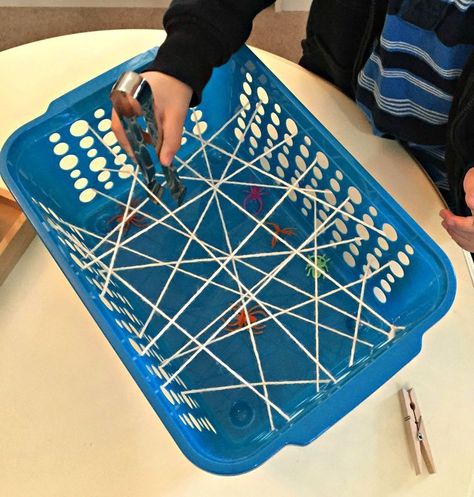 "Grabbing Spiders Through the Web" Fine Motor Activity (from The Little Montessori School / Ms. Stephanie's Preschool) Mainan Diy, Funky Fingers, Aktiviti Kanak-kanak, Preschool Fine Motor, Halloween Preschool, Motor Skills Activities, Montessori School, Aktivitas Montessori, Skills Activities