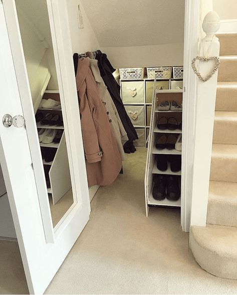 Storage Cupboard Ideas, Under Stairs Cupboard Storage, U Shaped Stairs, Coat Cupboard, Shoe Storage Drawers, Closet Under Stairs, Stair Shelves, Coat Storage, Staircase Storage