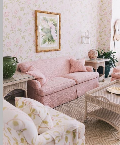 Gasparilla Inn, Gasparilla Island, Pink Couch, Shabby Chic Antiques, Julia Berolzheimer, Blogger Inspiration, Pink Living Room, Living Room Design Inspiration, Gal Meets Glam