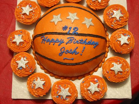 Basketball 1/2 cake with cupcakes | An_Ann-Marie_cake! | Flickr Edible Cake Images, Basketball Cakes, Ball Cupcakes, Basketball Banquet, Basketball Birthday Cake, Basketball Cupcakes, Basketball Birthday Parties, Basketball Cake, Ball Birthday Parties