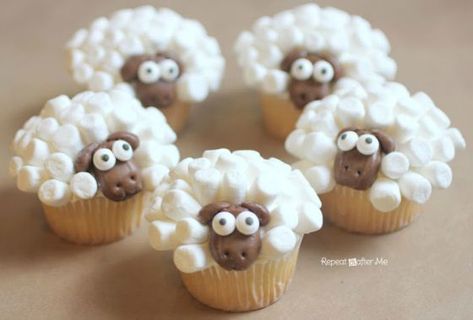 lost sheep snack {Parables of Jesus Series} The Very Cranky Bear, Sunday School Snacks, Sheep Cupcakes, Cupcake Videos, Cute Marshmallows, How To Make Marshmallows, Sheep Crafts, Repeat Crafter Me, The Lost Sheep