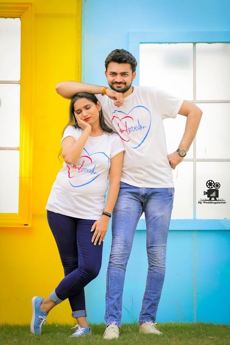 Best Couple Poses Picture Ideas, New Couple Photoshoot, Outdoor Ideas Photoshoot, Couple Photo Pose Style, Outdoor Stills For Couple, Photo Poses For Couples Photoshoot, Couple Photography Poses Instagram, Stills For Couples, Pose For Couple Photoshoot