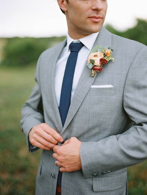 Light Gray Wedding, Gray Groomsmen Suits, Grey Suit Wedding, Groomsmen Grey, Mens Wedding Attire, Light Grey Suits, Groom Wedding Attire, Groom And Groomsmen Attire, Wedding Suits Groom