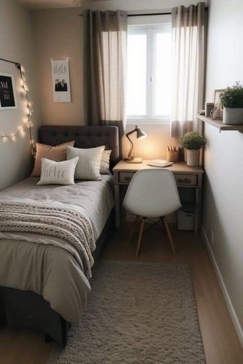 Cute Box Room Ideas, Tiny Bedroom Decor, Cama Aesthetic, Small Room Makeover, Hostel Room, Small Room Design Bedroom, Dekorasi Kamar Tidur, Pinterest Room Decor, Small Bedroom Decor