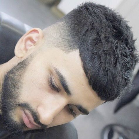 Fringe Men, Young Mens Hairstyles, Young Men Haircuts, High Skin Fade, Easy Mens Hairstyles, Gents Hair Style, Beard Fade, Beard Hairstyle, Cool Hairstyles For Men