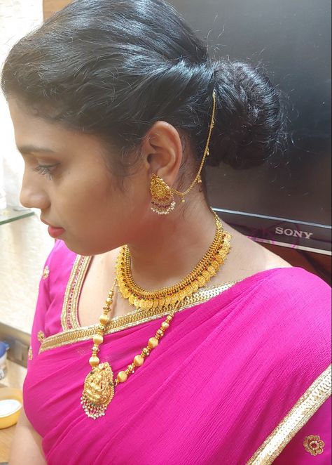 Lakshmi kasu, lakshmi earring, lakshmi pendant and maati Chempa Swaralu Designs Latest, Lakshmi Earrings, Lakshmi Pendant, Antique Necklace Gold, Ruby Jewelry Necklaces, Ear Pieces, Gold Bangle Set, Gold Necklace Indian, Ear Chain