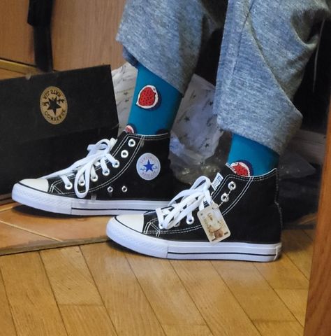 Funny Socks Aesthetic, Aesthetic Converse, Converse Aesthetic, Socks Aesthetic, Fun Socks, Funny Socks, Cool Socks, Converse Chuck Taylor High Top Sneaker, Converse High Top Sneaker