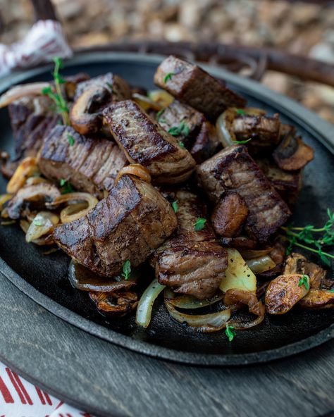 Mushroom Bites, Steak Bites Recipe, Steak And Onions, Chopped Steak, Delicious Steak, Mushrooms And Onions, Ny Strip Steak, Cooking The Perfect Steak, Steak Tips