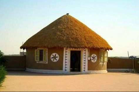 Mud Hut, Earth Bag Homes, Hut House, Bamboo House Design, African House, Indian House Plans, Mud House, Bamboo Structure, Interior Design Sketches