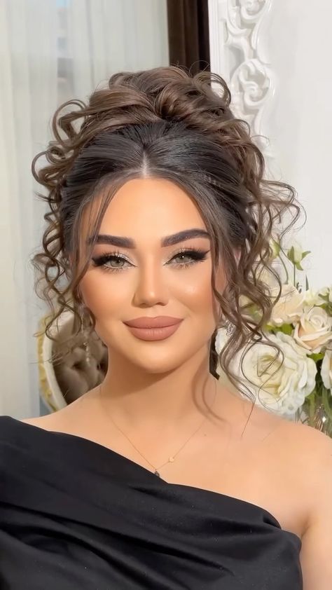 feride_orxideya | Cox sevdıyım obrazlardan. 🥰😍. @orxideyabeauty_center | Instagram Coc Elegant, Hairstyle Party, Beautiful Wedding Makeup, Night Hairstyles, Hair Inspiration Long, Birthday Hair, Hair Up Styles, Penteado Cabelo Curto, Bun Hairstyles For Long Hair