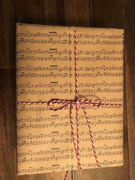 Music paper gift wrap Raping Gifts, Music Paper, Wrap Ideas, Paper Gifts, Party Time, Gift Wrap, Wrapping Paper, Gift Wrapping, Music