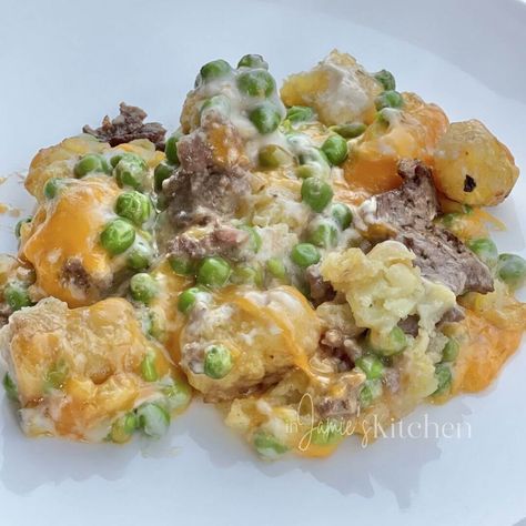 Tater Tot Topping Ideas, Tator Tot Recipe, Beef Tater Tot Casserole, Tots Casserole, Beef Gravy Mix, Tater Tot Casserole Recipe, Comforting Meals, One Pot Cooking, Tater Tot Casserole Recipes