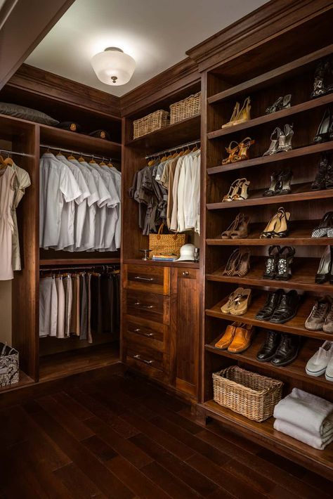 Shoe Shelf In Closet, Ideas Armario, Organized Closet, Creative Closets, Walking Closet, Dream Closet Design, Walk In Closet Design, Closet Remodel, Men Closet