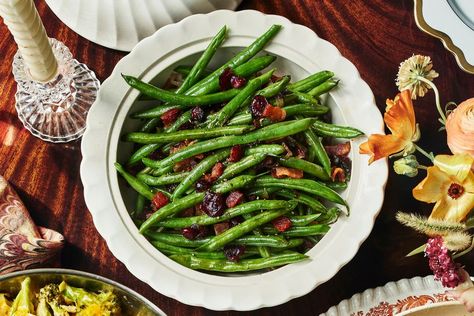 Cranberry-Glazed Green Beans Bacon Green Beans Recipe, Glazed Green Beans, Green Beans With Bacon, Cranberry Salad, German Potato Salad, Green Bean Recipes, Thanksgiving Sides, Thanksgiving Side Dishes, Roasted Red Peppers