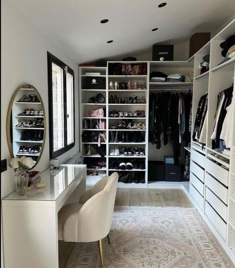 Dream Closet Design, Wardrobe Room, Closet Decor, Bilik Tidur, غرفة ملابس, Dream House Rooms, Hus Inspiration, Room Closet, Room Makeover Bedroom