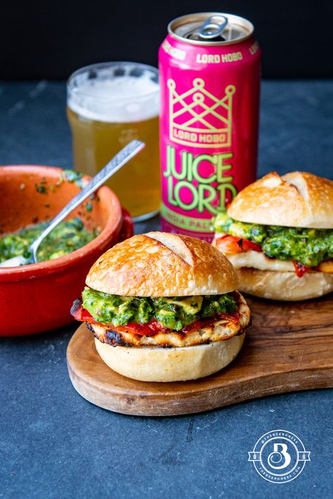 Avocado Chimichurri, Grilled Halloumi, Slider Buns, I Grill, Processed Food, Look At Me, Om Nom, Healthy Meals, Salmon Burgers