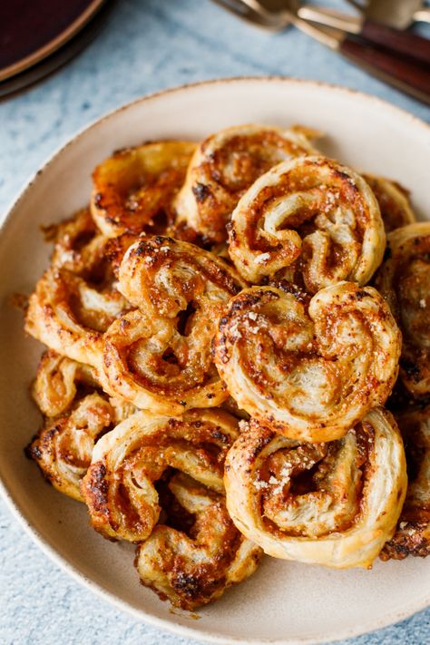 Puff Pastry Palmiers with Fig Fig Puff Pastry Appetizer, Puff Pastry Palmiers, Savory Palmiers, Puff Pastry Cheese, Palmiers Recipe, Puff Pastry Pinwheels, Fig Preserves, Pepperidge Farm Puff Pastry, Pastry Appetizer