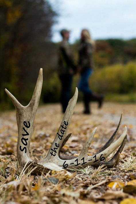 Deer antler engagement picture. Save the date. Engagement picture idea. Camo Wedding Decorations, Country Engagement Photos, Country Wedding Pictures, Country Engagement Pictures, Hunting Wedding, Country Western Wedding, Western Themed Wedding, Antler Wedding, Engagement Photos Country