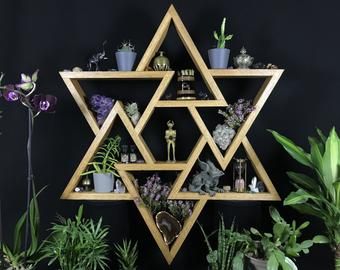 Shelf Hexagon, Altar Shelf, Oil Shelf, Essential Oil Shelf, Geometric Shelves, Shelves Ideas, Crystal Altar, Crystal Shelves, Deco Originale