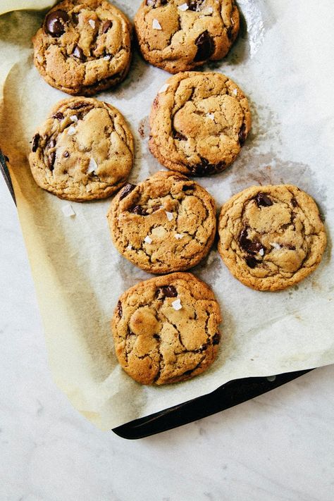 any time you need 'em slice-and-bake chocolate chip cookies Bake Chocolate Chip Cookies, Cookie Aesthetic, Slice And Bake Cookies, Best Christmas Cookie Recipe, Perfect Chocolate Chip Cookies, Gateaux Cake, Best Christmas Cookies, Bake Cookies, Baking Blog