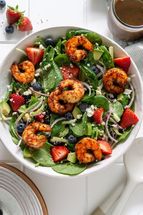 Summer Spinach Salad Recipes, Spinach Salad With Shrimp, Spinach Shrimp Salad, Shrimp And Spinach Salad, Spinach Recipes Side, Shrimp Salad Recipes Healthy, Grilled Dinners, Shrimp And Spinach Recipes, Spinach And Strawberry Salad