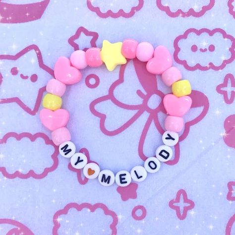 Sanrio Kandi, Kandi Bracelets Rave, Diy Kandi Bracelets, Diy Kandi, Hello Kitty Jewelry, Kandi Bracelets, Beading Jewelery, Bracelet Ideas, Bracelet Tutorial