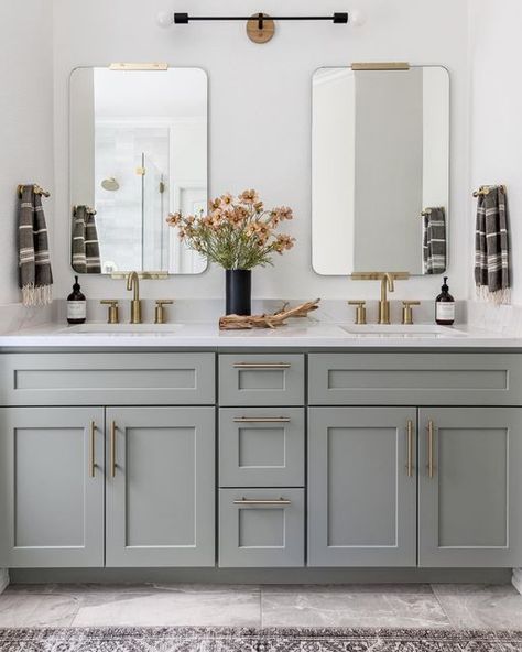 Bathroom Ideas With Green, Bathroom Cabinet Colors, Grey Bathroom Cabinets, Bathroom Redesign, Ideas Hogar, White Cabinetry, Bathroom Inspiration Decor, Girls Bathroom, Round Rock