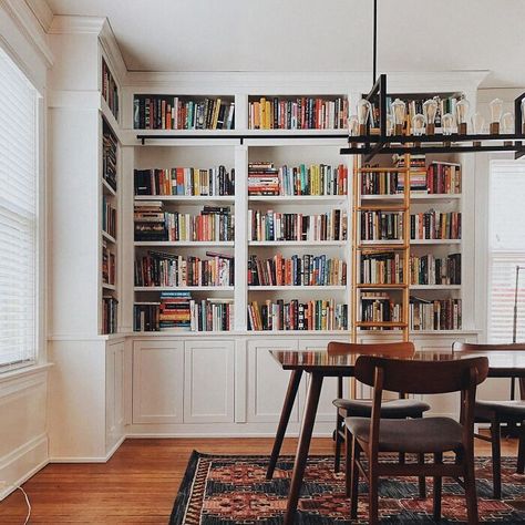 Dining Room Bookshelves, Dining Library, Dining Room Library, Home Library Rooms, Dining Room Shelves, Built In Shelves Living Room, Library Room, Room Library, Home Library Design