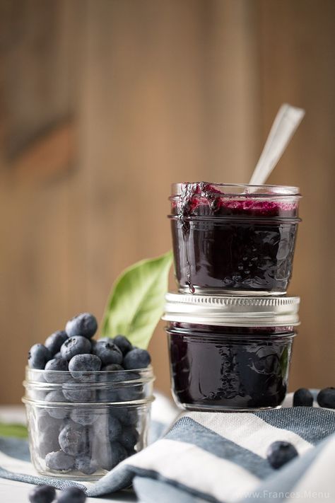 Blueberry Vanilla Jam Recipe from www.Frances.Menu. Wonderful combination of flavours! Unique DIY gift idea. Viennese Coffee, Vanilla Jam, Blueberry Jam Recipe, Blueberry Compote, Blueberry Jam, Jam Recipe, Blueberry Recipes, Vegetable Drinks, Bread Machine Recipes