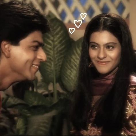 Don Shahrukh Khan, Shahrukh Khan And Kajol, Vintage Bollywood Aesthetic, 90s Bollywood Aesthetic, Bollywood Music Videos, Desi Love, Retro Bollywood, 90s Bollywood, Bollywood Couples