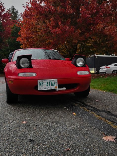 Red mazda miata 1990 5speed convertable Red Miata, Miata 1990, Miata Car, Bouidor Photography, Mx5 Miata, 90s Model, Mazda Mx5 Miata, Miata Mx5, Mazda Miata